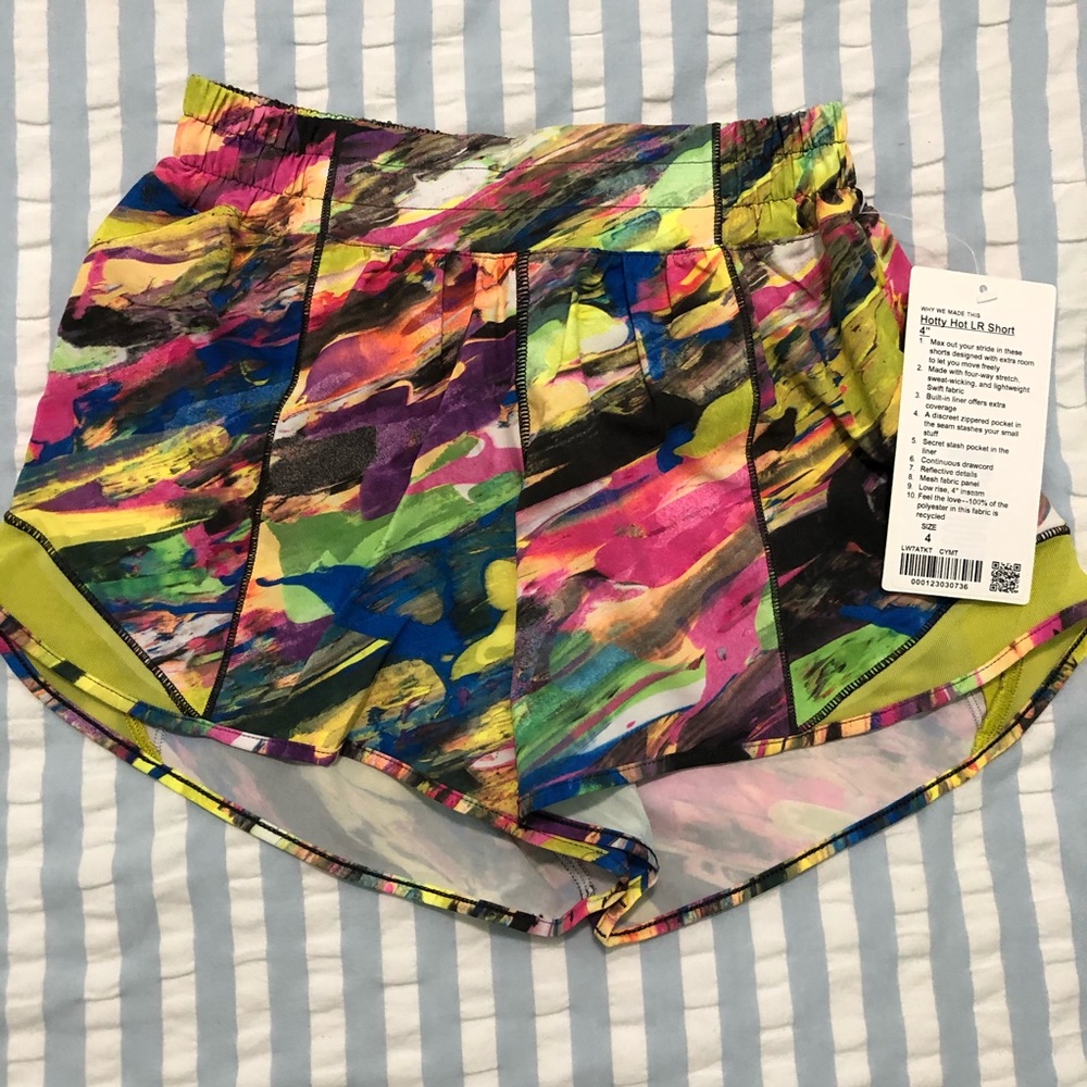 Lululemon Hotty Hot Shorts ll 4” Catalyst Multi size 4
